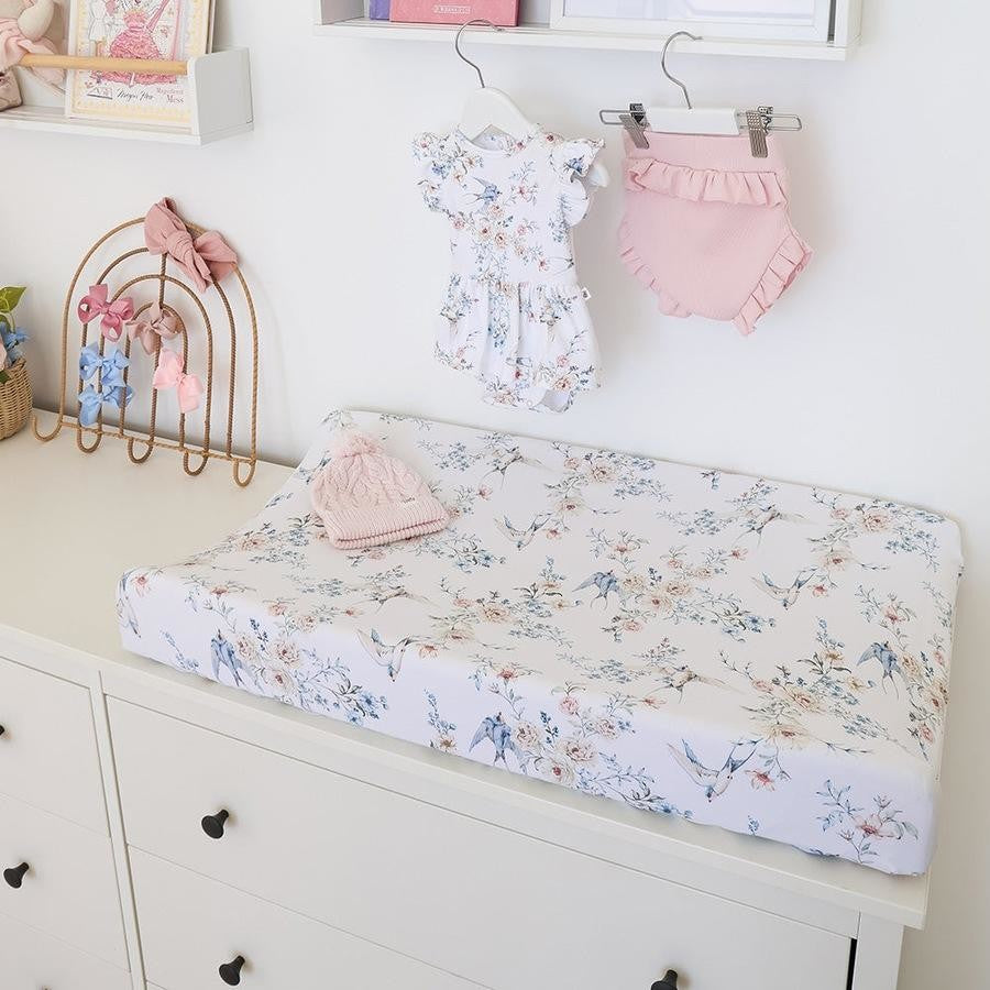 Snuggle Hunny / Fitted Bassinet Sheet - Sweet Swallows