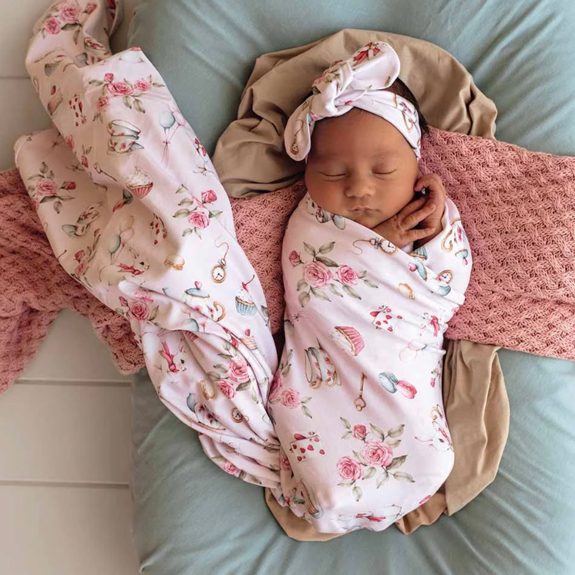 Snuggle Hunny / Jersey Wrap Set - Alice's Tea Party