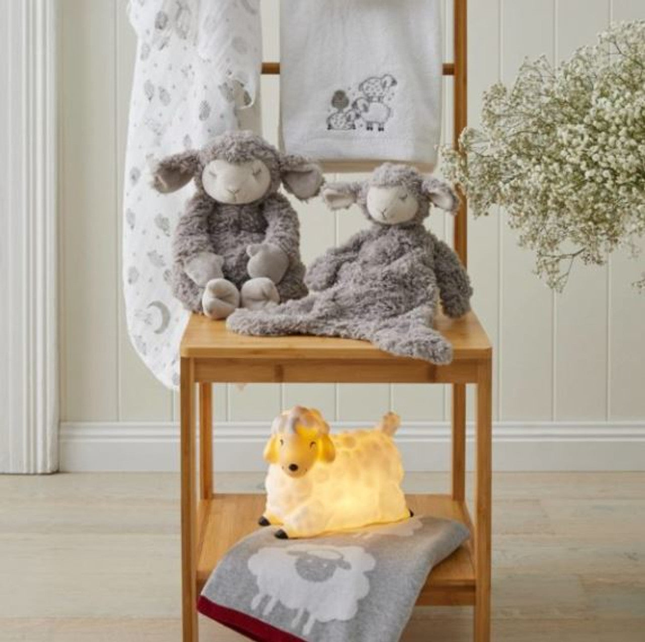 Jiggle & Giggle / Sheep Plush Comforter