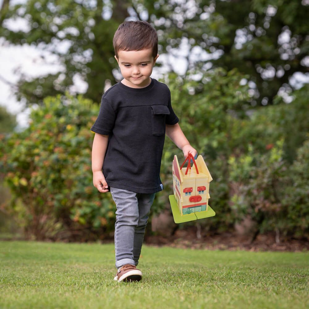 Bluey / Wooden Carry Along House