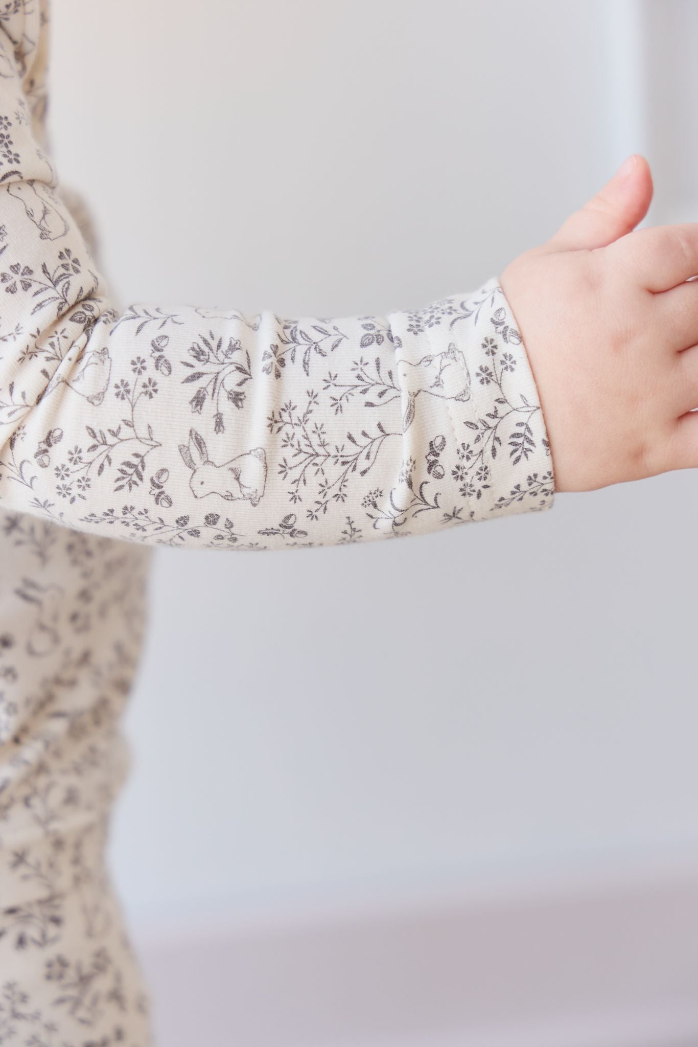 Jamie Kay / Avis Long Sleeve Pyjama Set - Garden Bunnies Tofu