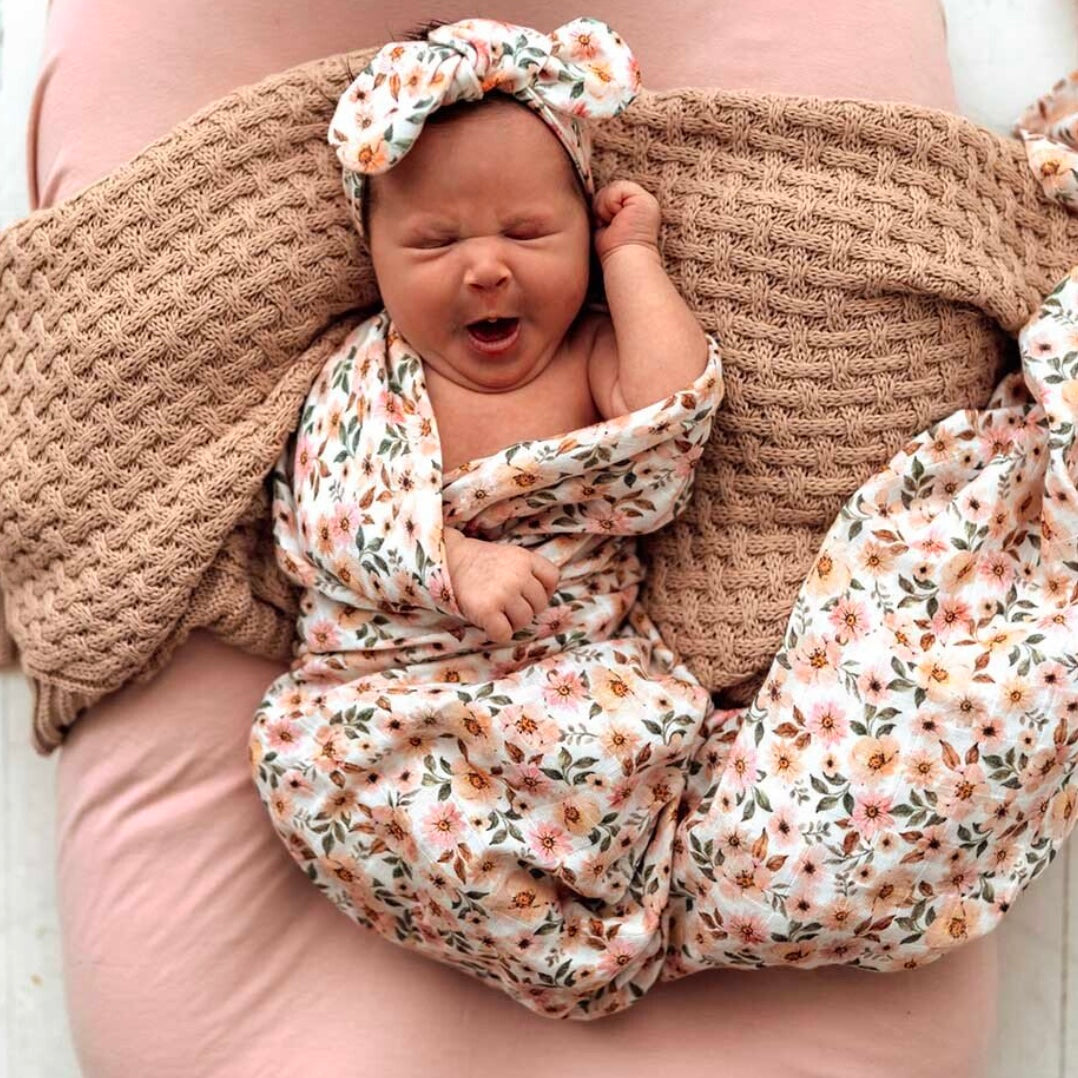 Snuggle Hunny / Organic Muslin Wrap - Spring Floral