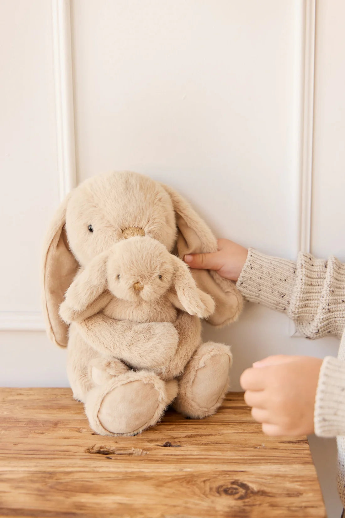 Jamie Kay / Snuggle Bunnies - Frankie the Hugging Bunny - Caramel