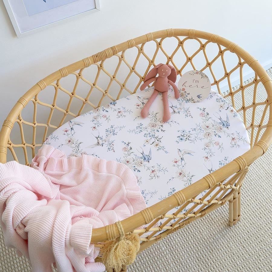 Snuggle Hunny / Fitted Bassinet Sheet - Sweet Swallows