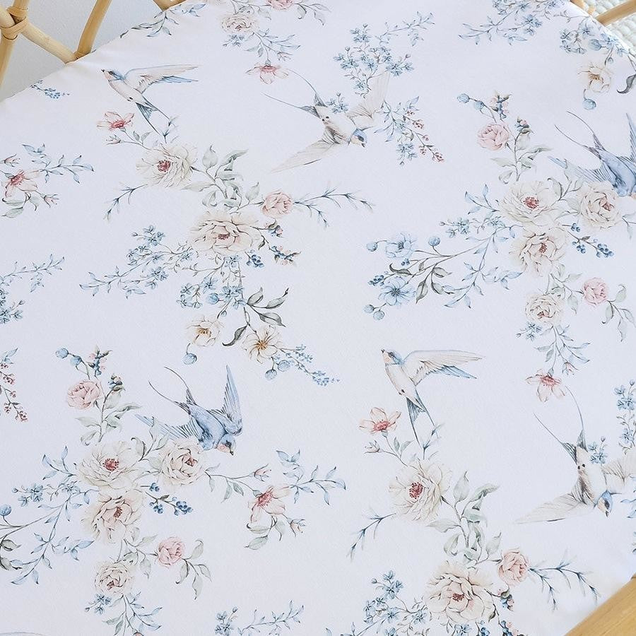 Snuggle Hunny / Fitted Bassinet Sheet - Sweet Swallows