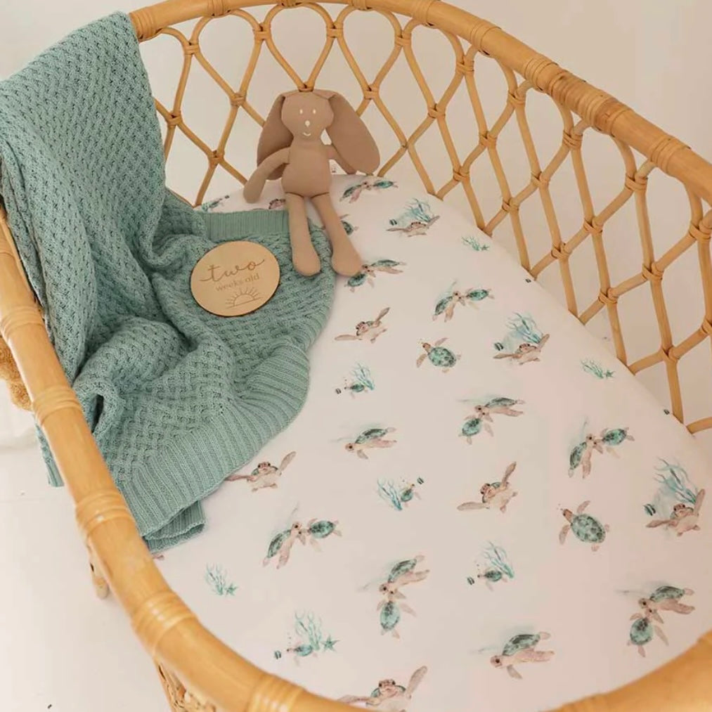 Snuggle Hunny / Fitted Bassinet Sheet - Turtle