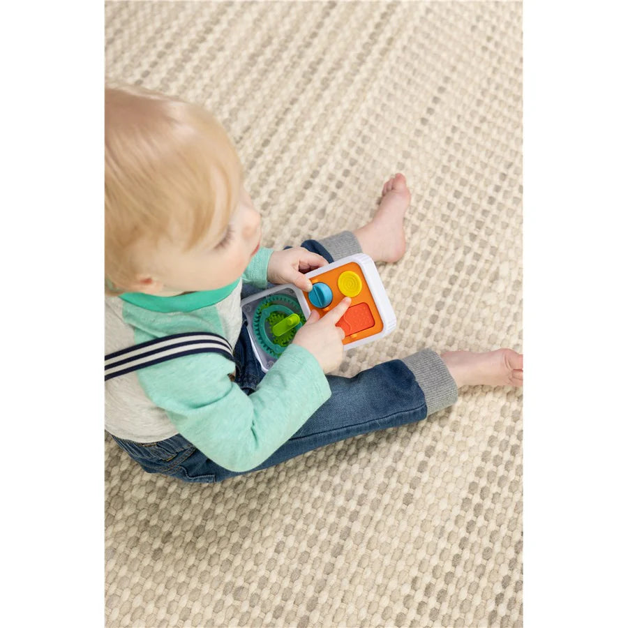 Fat Brain Toys / Playtab Go