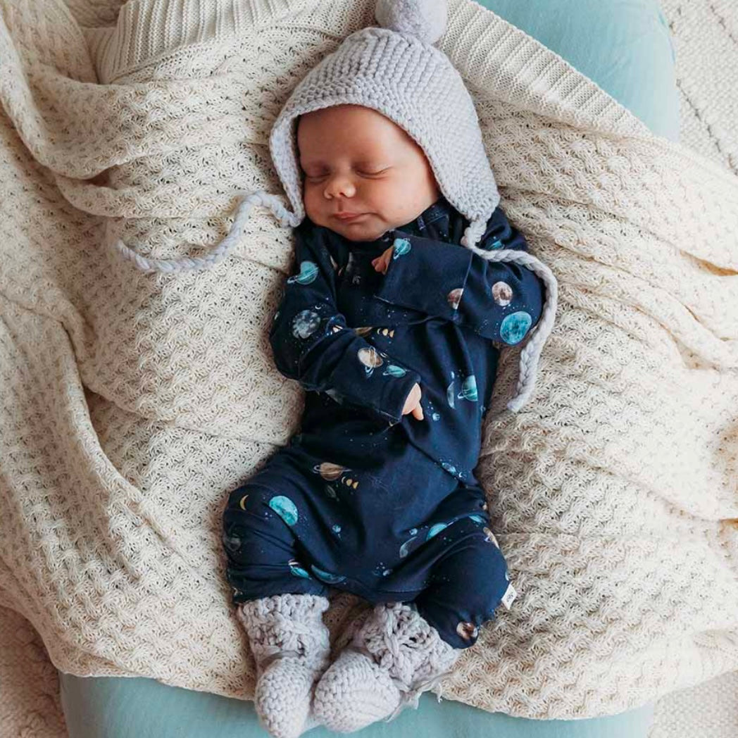 Snuggle Hunny Bonnet and Booties Grey Merino Wool – Lunar Bay