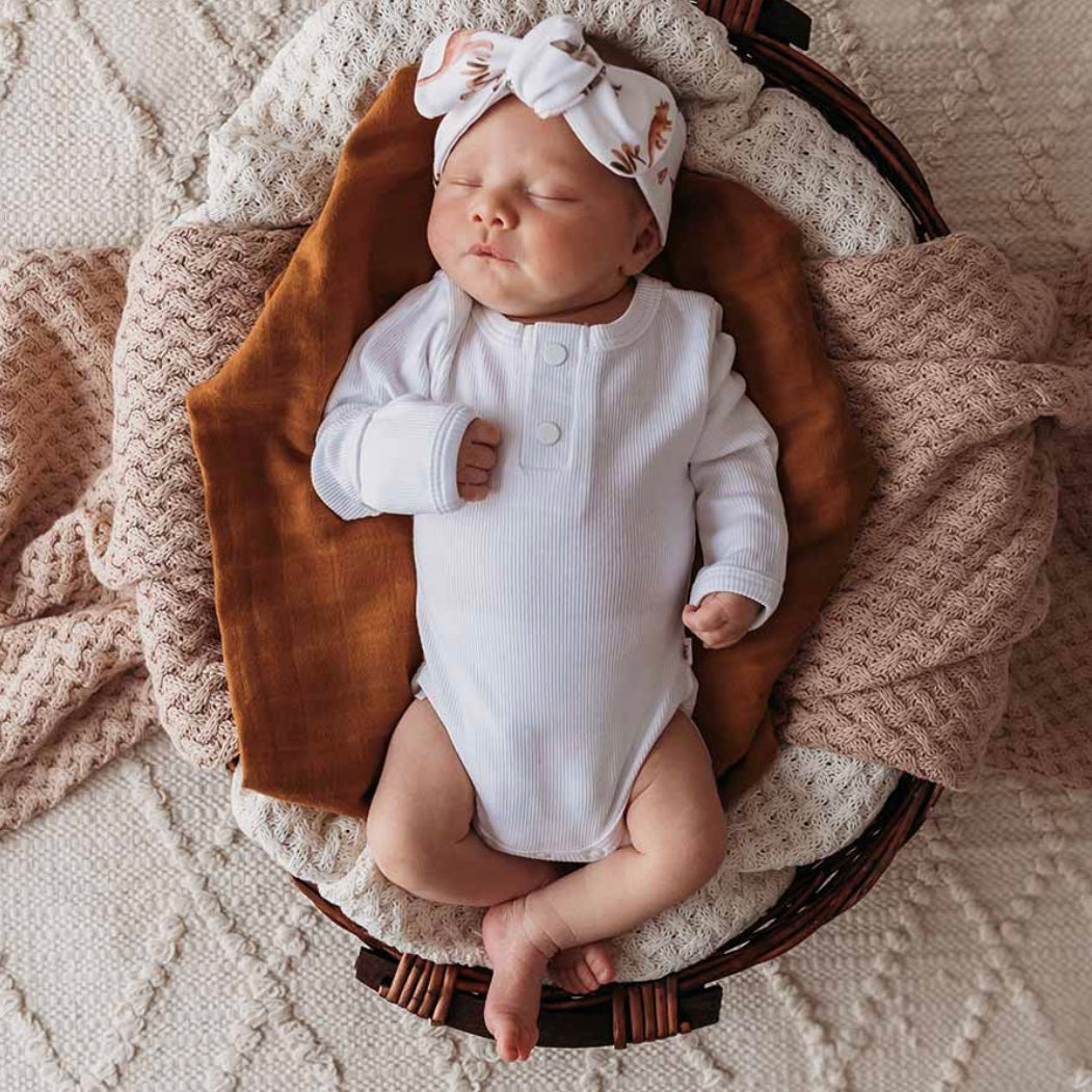 Snuggle Hunny / Long Sleeve Bodysuit - Milk