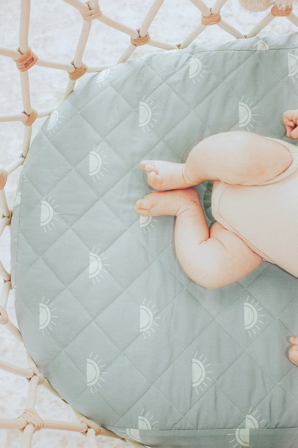 Bambella Designs / Waterproof Fitted Bassinet Sheet - Sage Sunshine