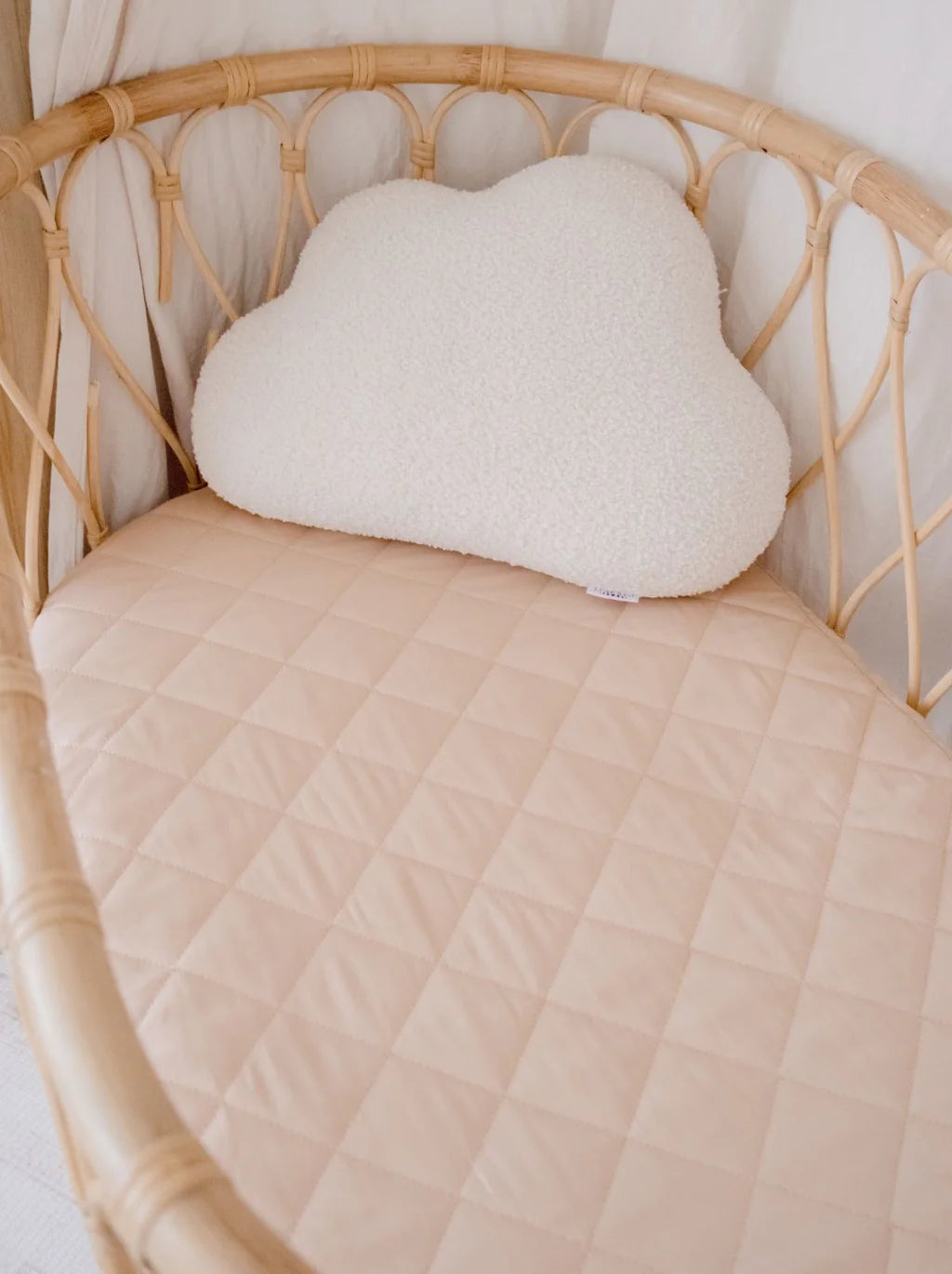 Bambella Designs / Waterproof Fitted Bassinet Sheet - Nude
