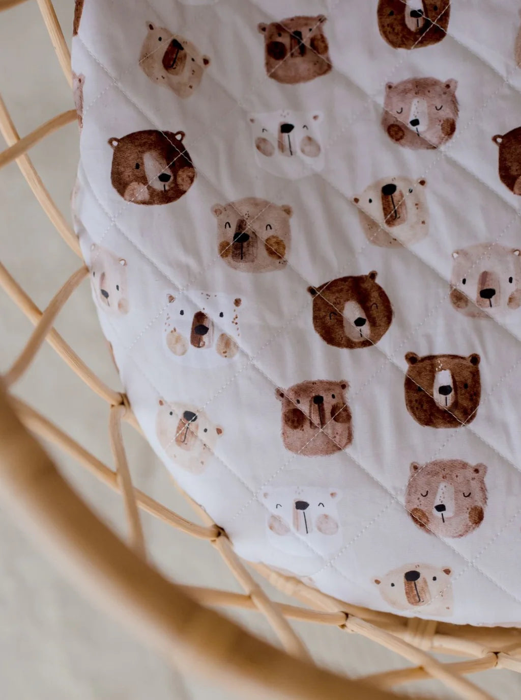 Bambella Designs / Waterproof Fitted Bassinet Sheet - Bear In There