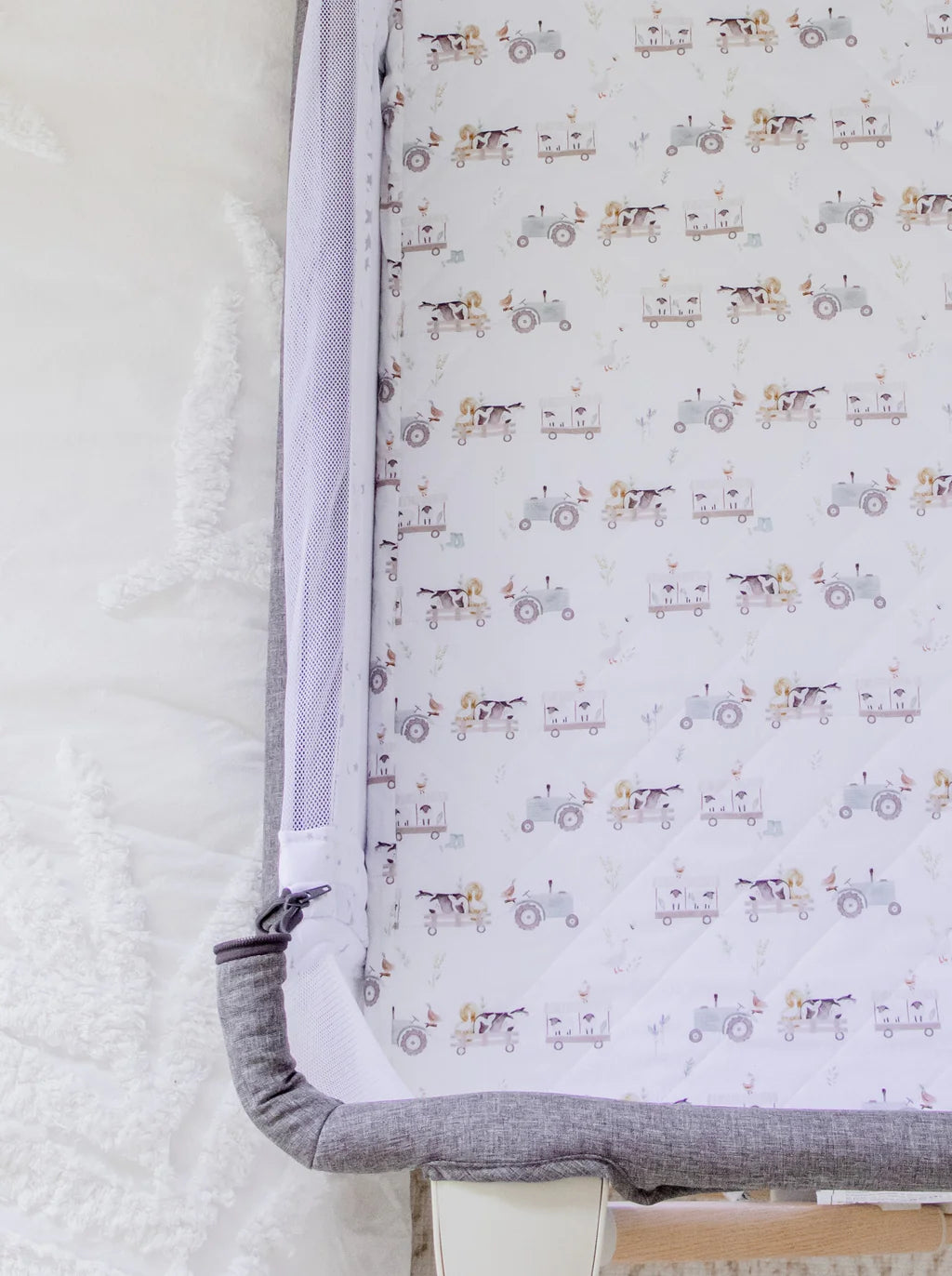 Bambella Designs / Co Sleeper/Change Mat Fitted Waterproof Sheet - Oakwood Farm