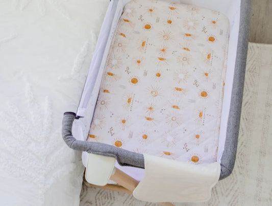 Bambella Designs / Co-Sleeper/Change Mat Fitted Waterproof Sheet - Sunny Days