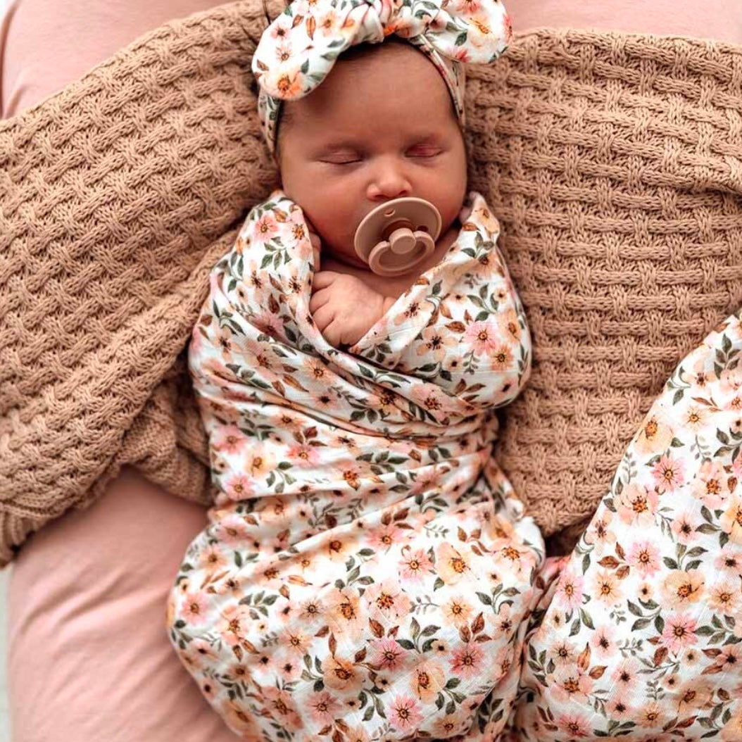 Snuggle Hunny / Organic Muslin Wrap - Spring Floral