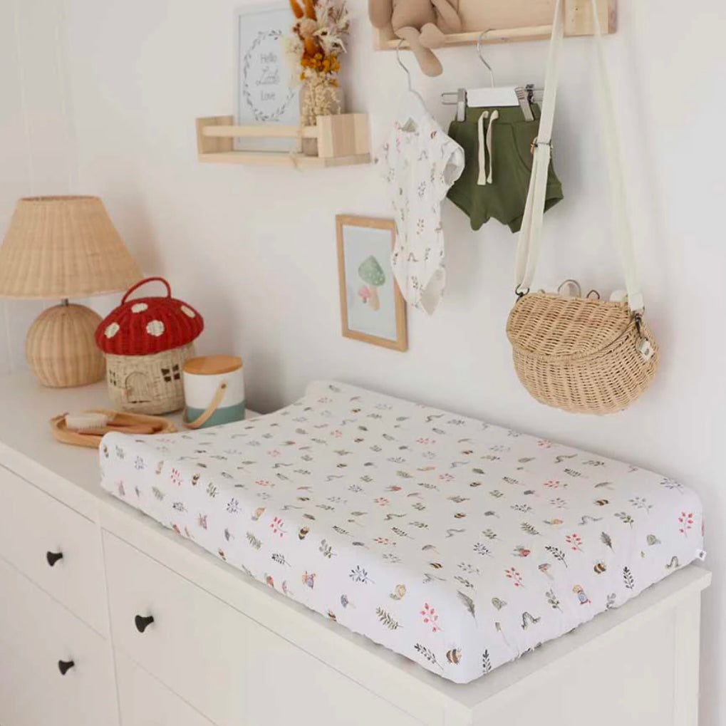 Snuggle Hunny / Fitted Bassinet Sheet - Garden Friends