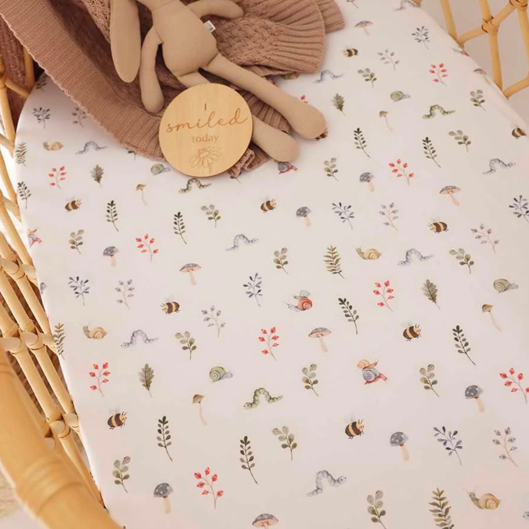 Snuggle Hunny / Fitted Bassinet Sheet - Garden Friends