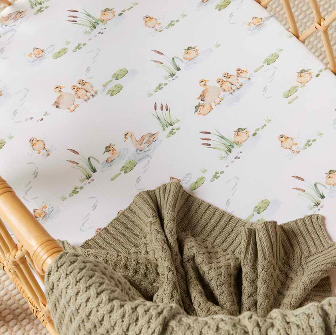 Snuggle Hunny / Fitted Bassinet Sheet - Duck Pond