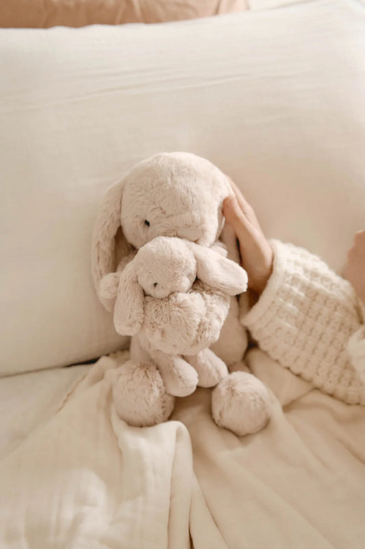 Jamie Kay / Snuggle Bunnies / 30cm Frankie the Bunny - Brulee