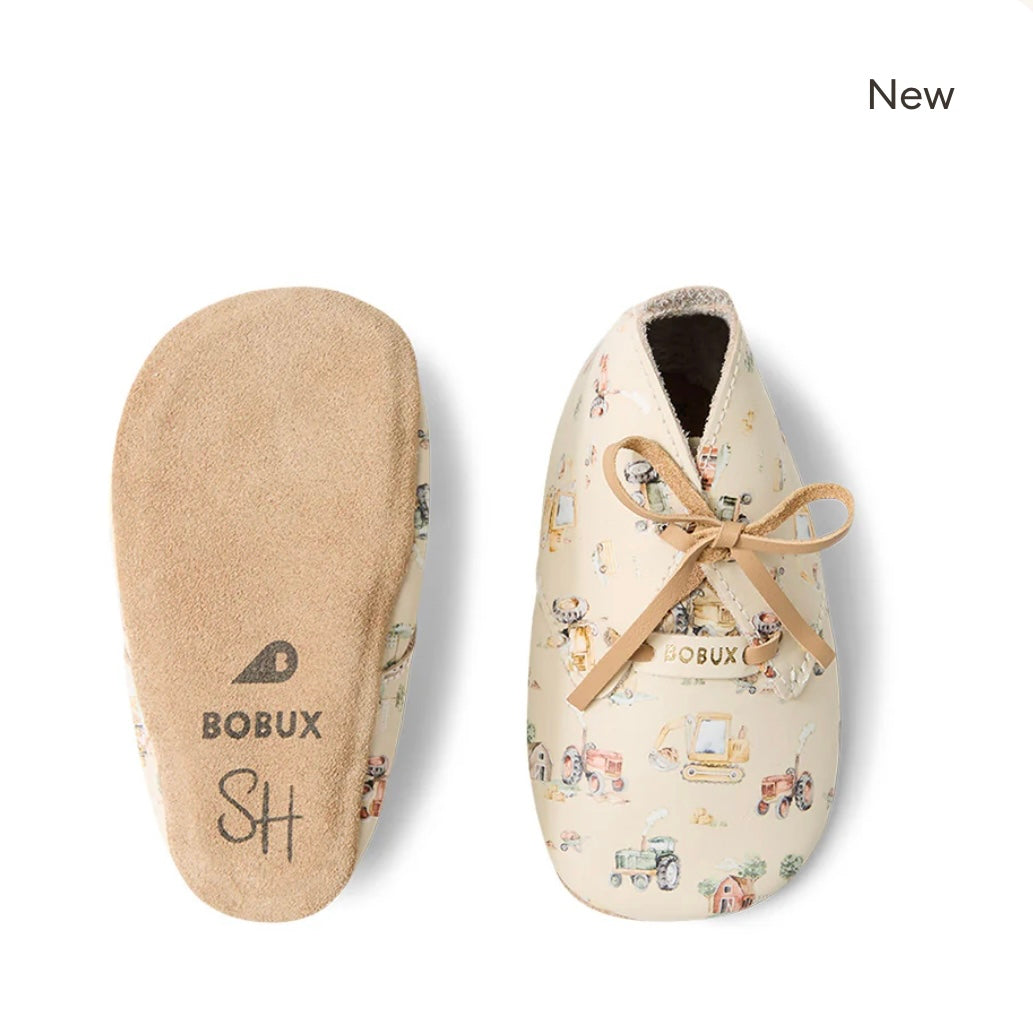 Snuggle Hunny X Bobux / Lace Up Shoes - Diggers & Tractors